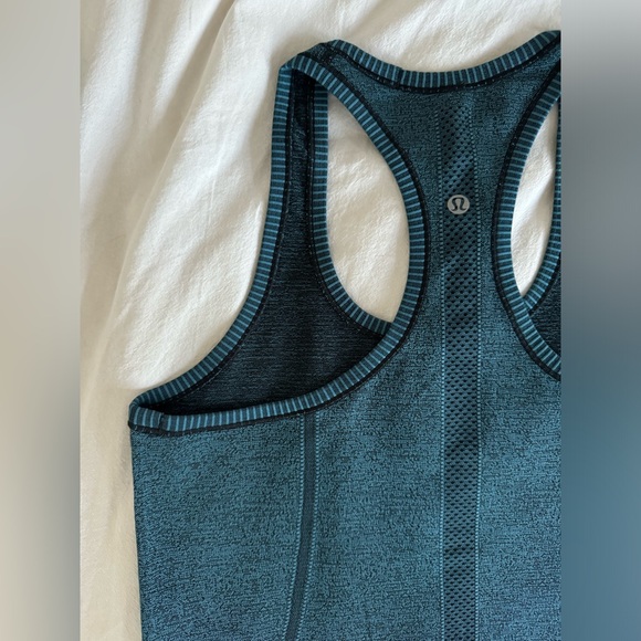 Lululemon Swiftly Tech tank top, size 6 color teal - Picture 2 of 5